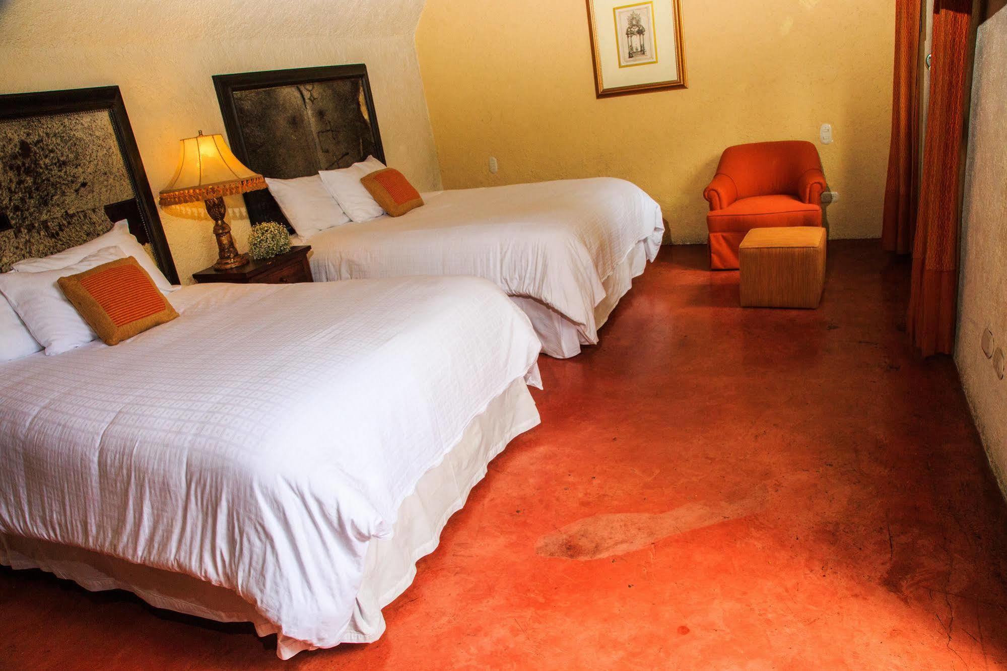Hotel Lo De Bernal 危地马拉安地瓜 外观 照片